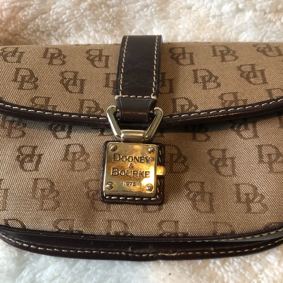 Dooney & Bourke signature DB Wristlet - Picture 6 of 16